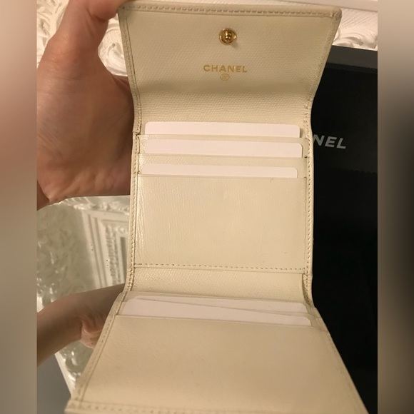 Authentic Chanel CC Logo White Caviar Leather Tri-Fold Compact Vintage Wallet - Picture 5 of 12